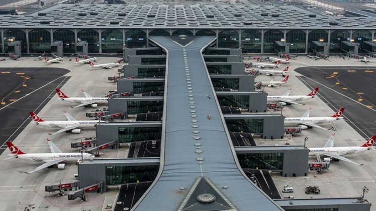Sabiha Gökçen Havalimanı'na inemeyen 50 uçak İstanbul Havalimanı'na iniş yaptı