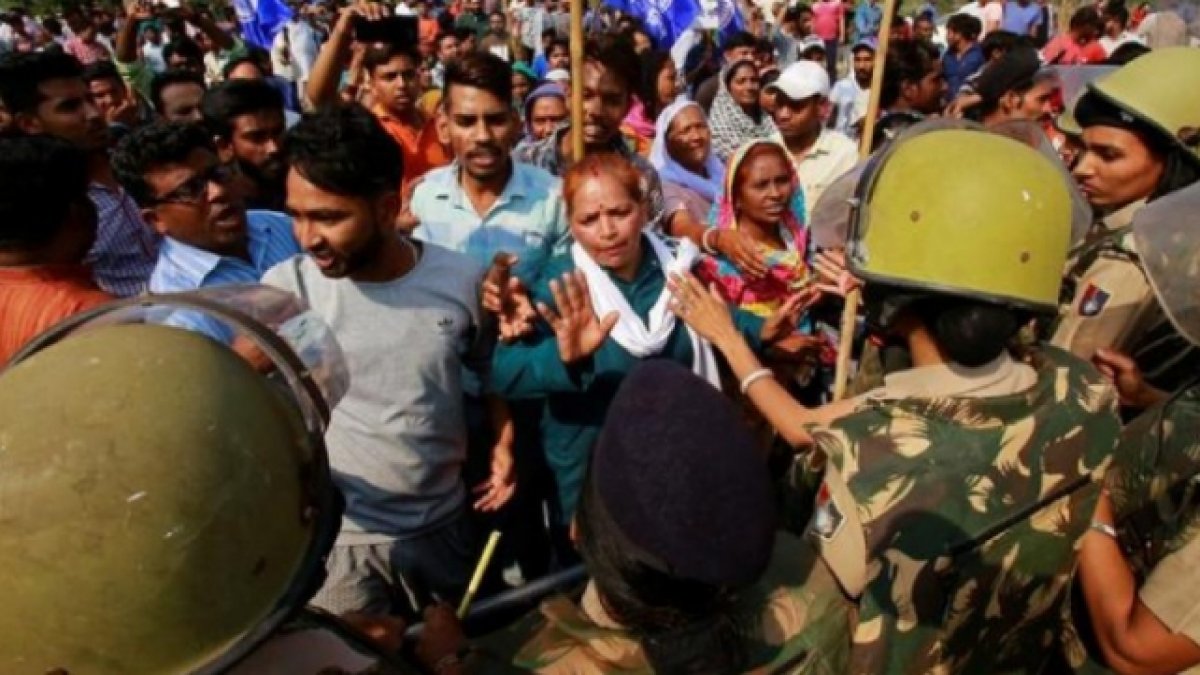 Hindistan'da 'özelleştirme' karşıtı grev