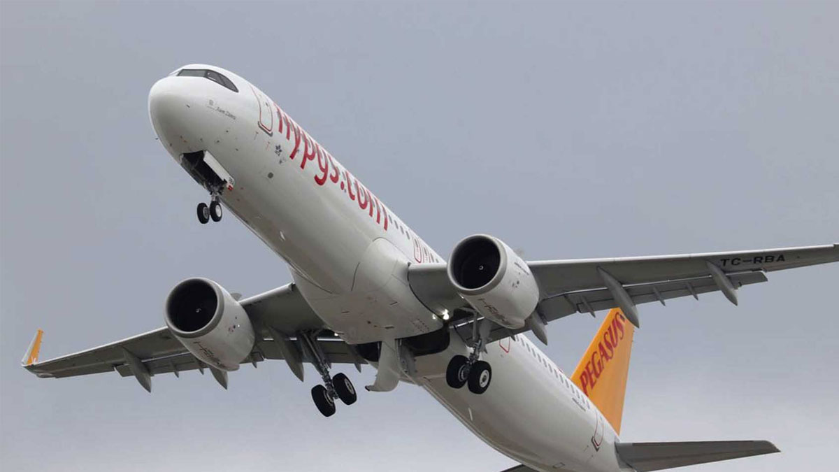 Pegasus'a ait uçakta pilot, uçuş esnasında bilincini kaybetti