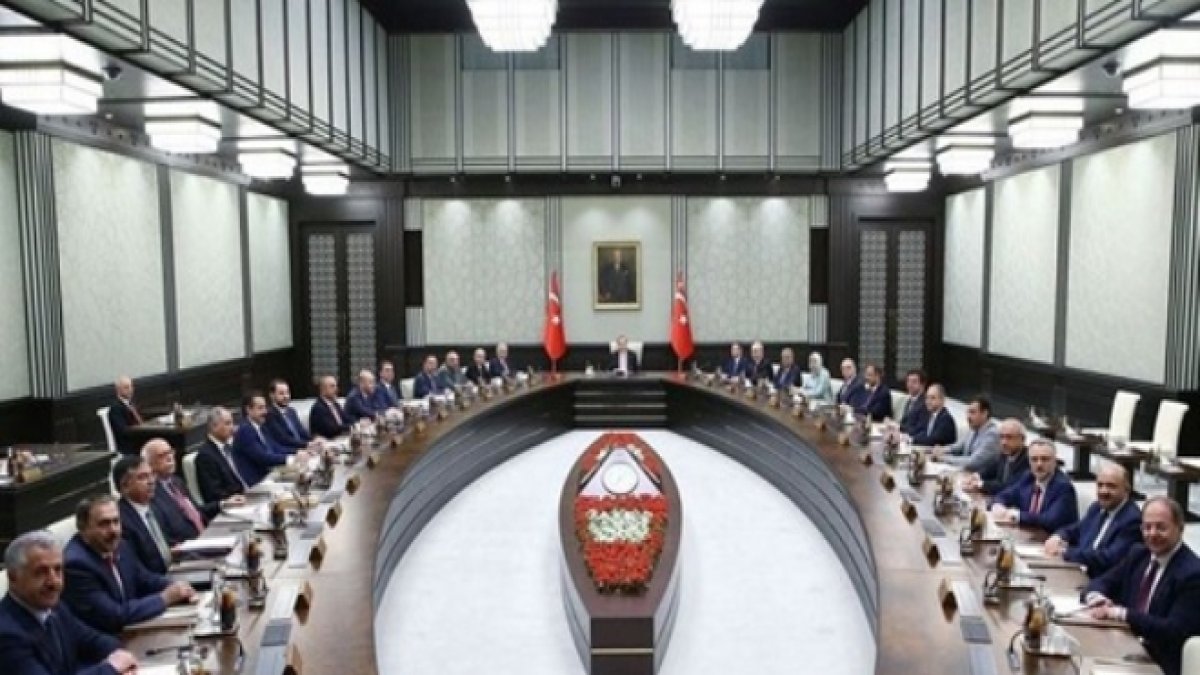 İddia: AKP'li vekiller bakanlara tepkili