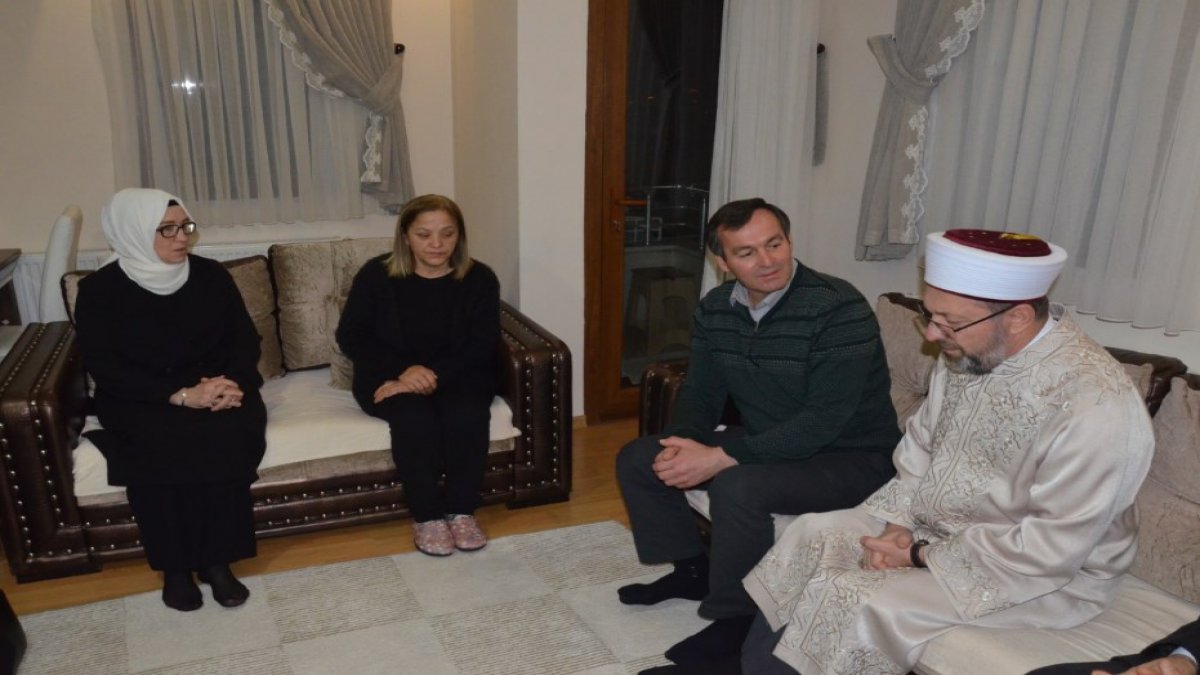 Diyanet Başkanı Erbaş Ceren'in ailesini ziyaret etti