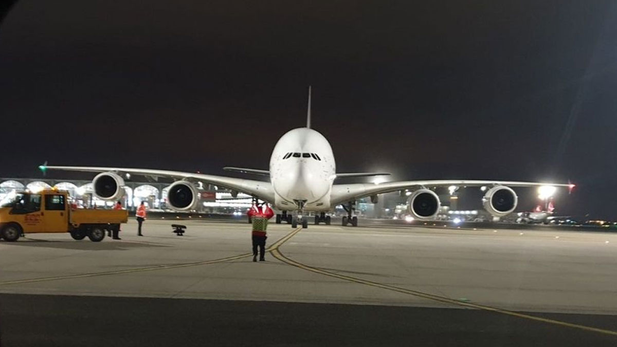 İstanbul Havalimanı'na ilk kez Airbus A380 indi