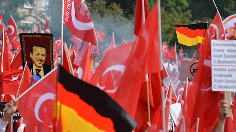Almanya'dan şok karar! 6 bin Türk sınır dışı ediliyor