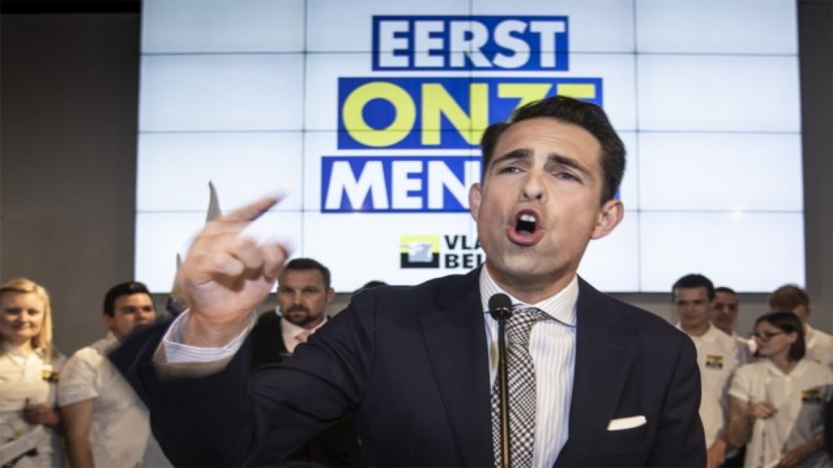 Belçika'da aşırı sağcı parti Türkçe afişleri şikayet etti