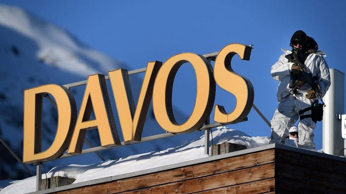 Dünya Ekonomik Forumu öncesi Davos'ta güvenlik önlemi ve protesto