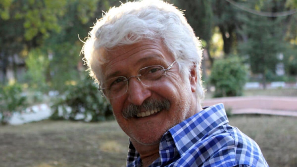 Tiyatro oyuncusu Salih Kalyon: Memleketin saat ayarı hiç bu kadar bozulmadı