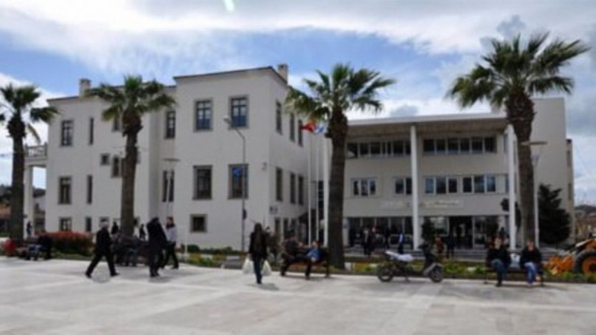 Urla Belediyesi'nde hizmetler İzmir Büyükşehir Belediyesi üzerinden devam edecek