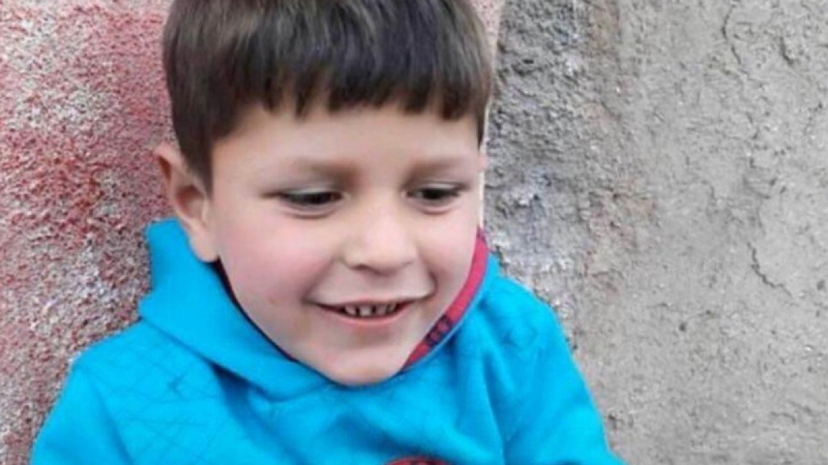 Kaybolduktan sonra ağır yaralı halde bulunan 8 yaşındaki çocuk yaşamını yitirdi