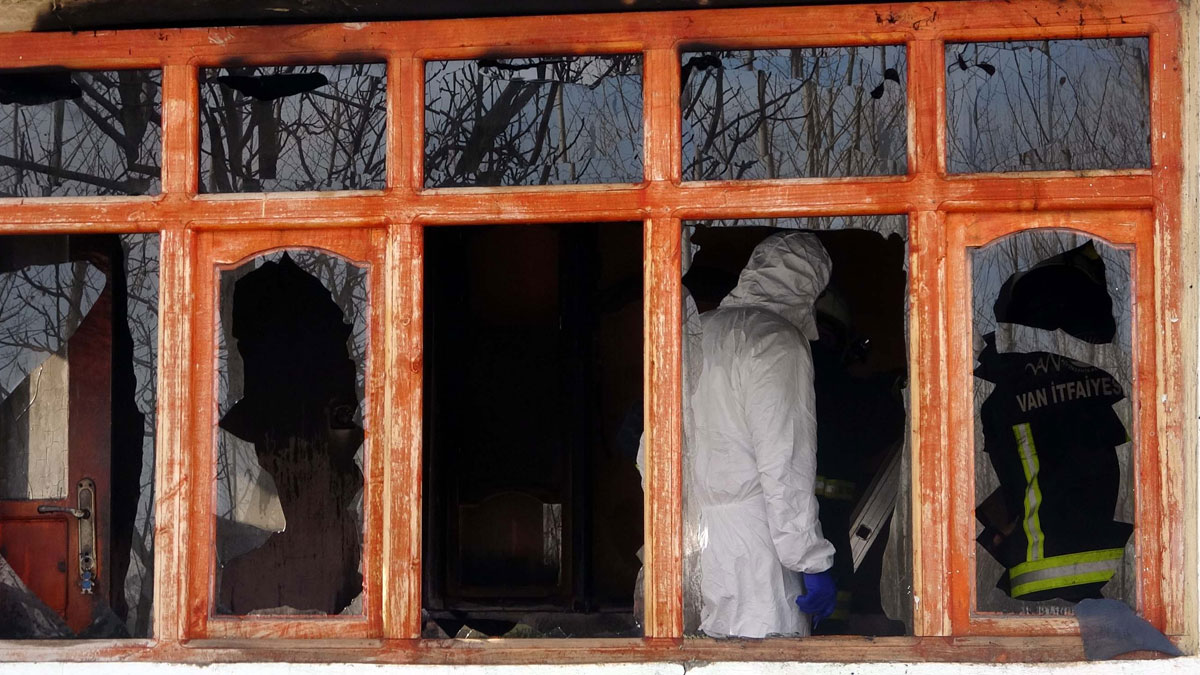Van'da yangın: İki çocuk yaşamını yitirdi
