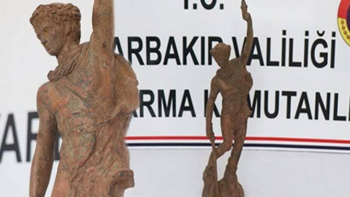 Diyarbakır'da Roma dönemine ait heykel ele geçirildi