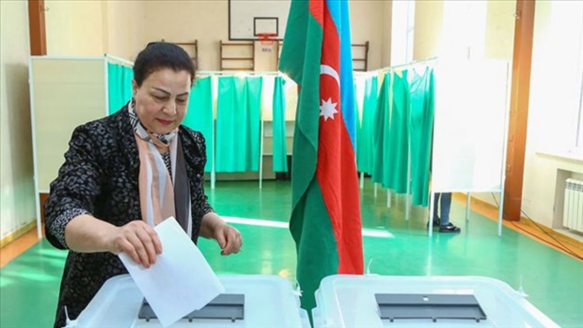 Azerbaycan'da milletvekili seçimi başladı