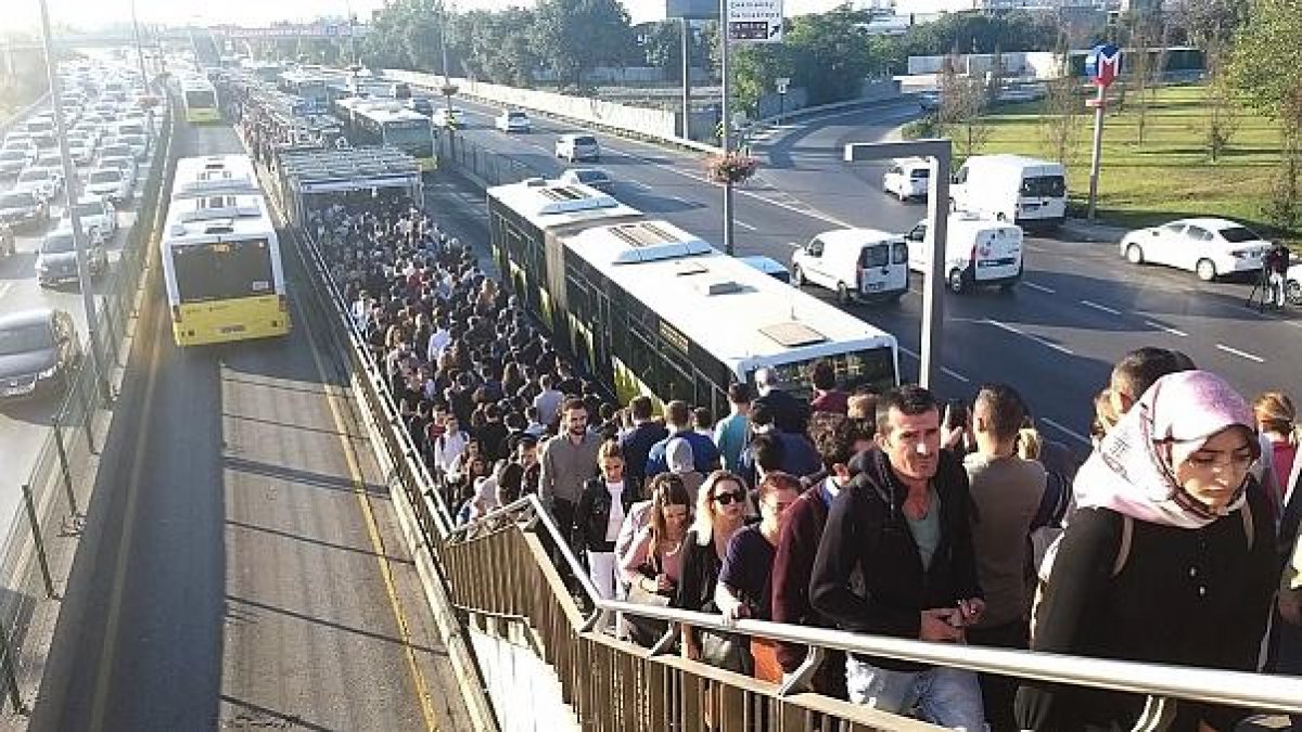İstanbul’da toplu ulaşım zammı uygulanmaya başlandı