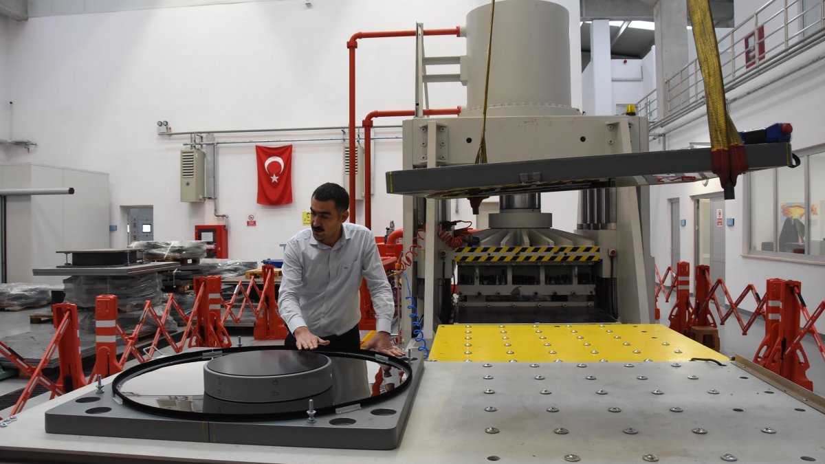 Depremin etkisini yüzde 80 azaltan izolatörler, Eskişehir'de test ediliyor