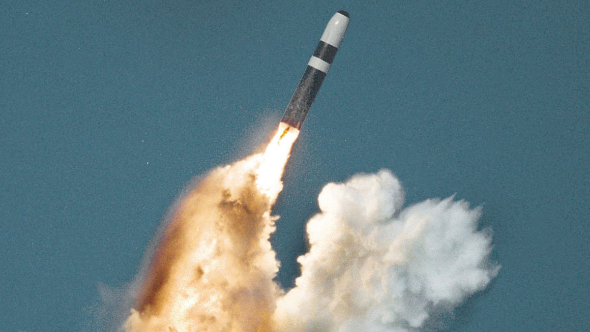 ABD Donanması, nükleer başlık taşıyabilen Trident II füzesini test etti