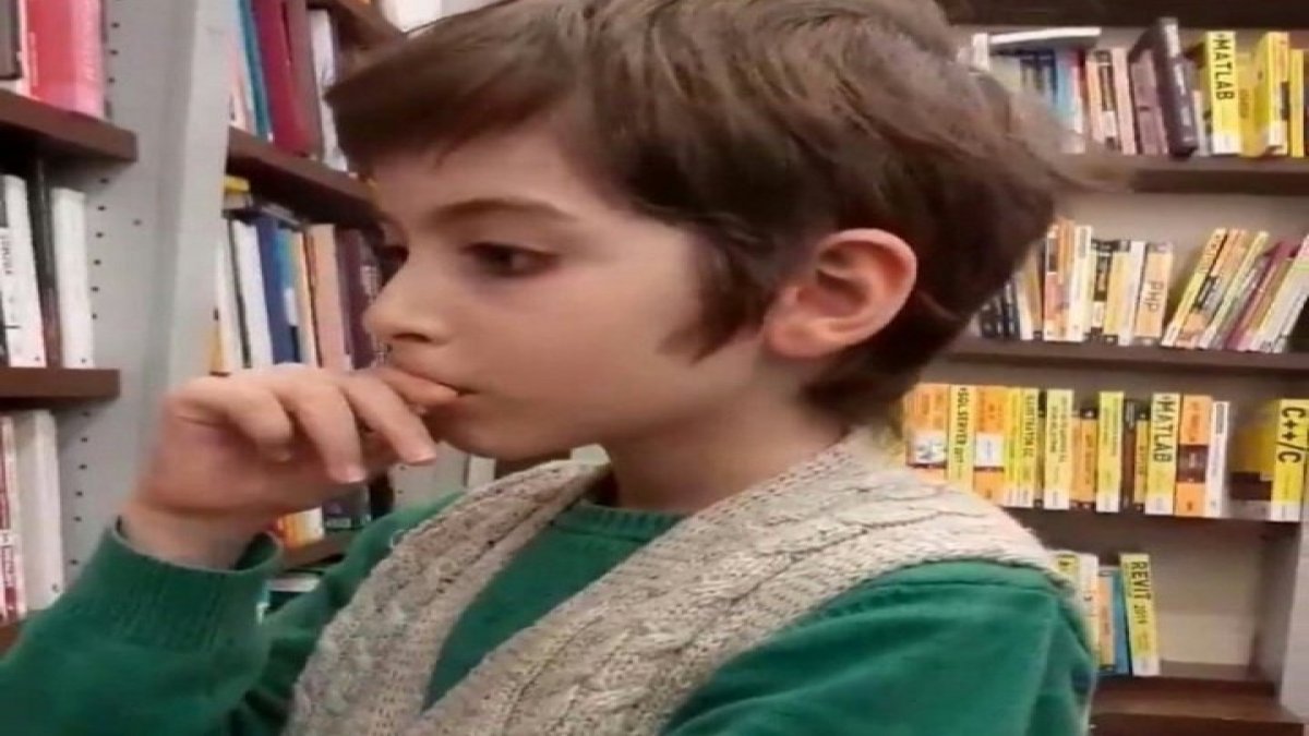 10 yaşındaki Atakan bilgisi ile sosyal medyanın gündemine oturdu