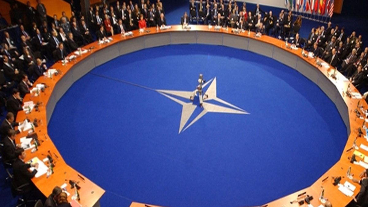 Yunanistan heyeti NATO toplantısını terk etti