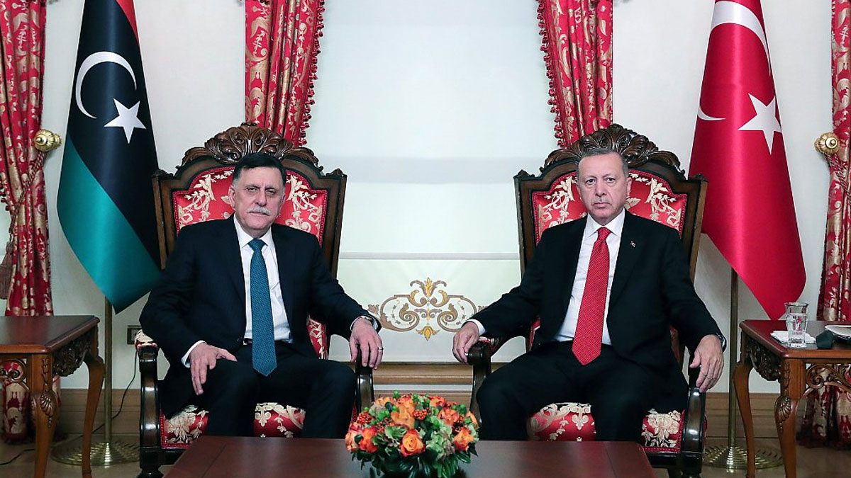 Erdoğan Dolmabahçe'de Sarraj'la görüştü