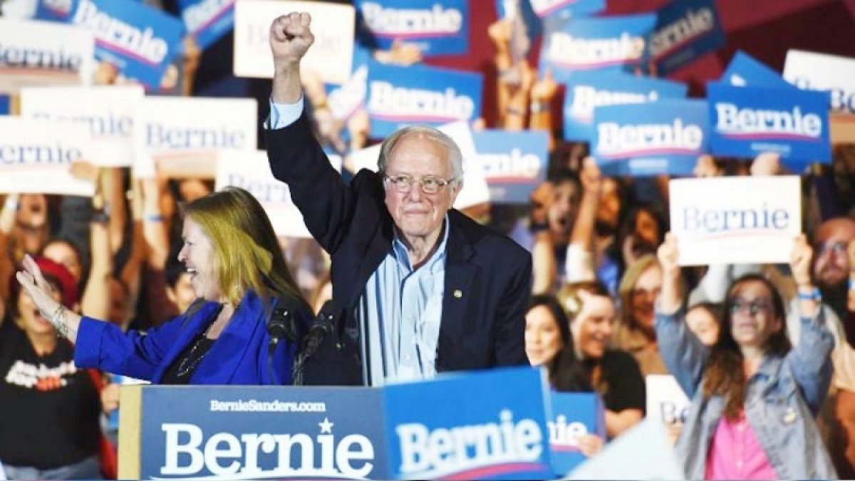 Bernie Sanders, başkanlık yarışından çekildiğini duyurdu