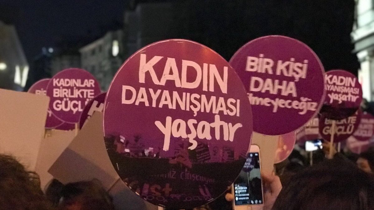 Diyanet'ten kadına karşı şiddete karşı tavsiye: Vurursa suçlayıcı konuşmayın