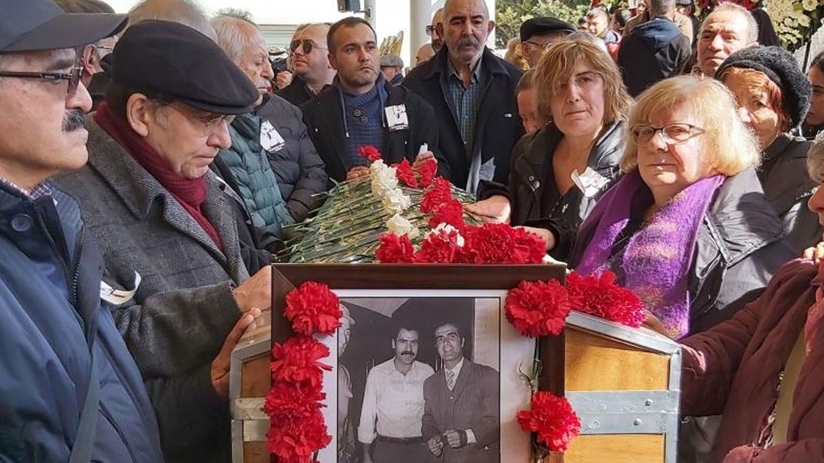 Muzaffer İlhan Erdost, dizelerindeki gibi uğurlandı