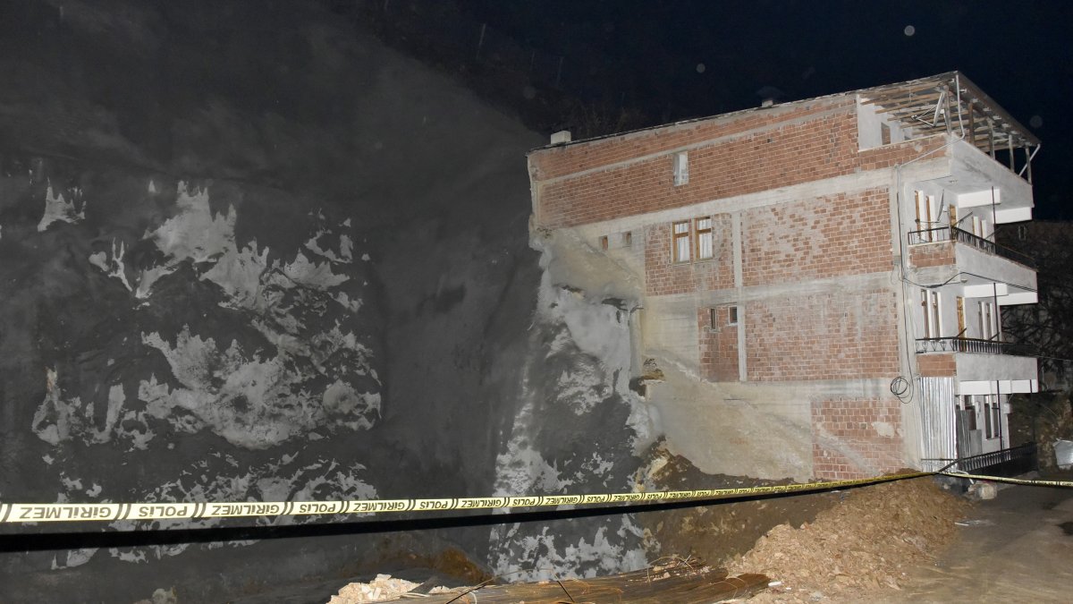 Gümüşhane’de inşaat alanında göçük