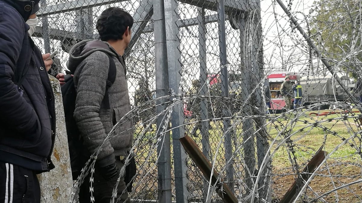 Umuda yolculuk: Mülteciler, Yunanistan sınırına akın etmeye devam ediyor