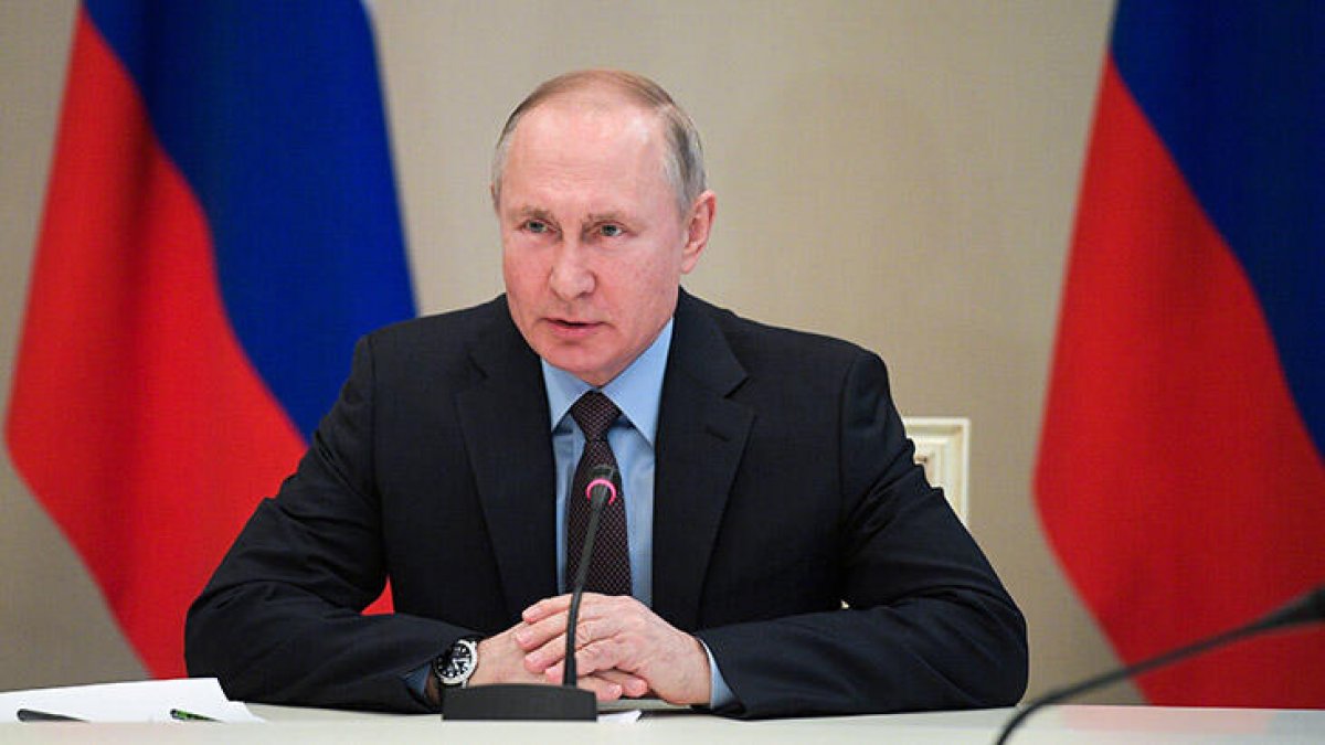 Putin: 11 Mayıs'a kadar tatil, 12 Mayıs'ta kısıtlamalar kademeli kaldırılabilir