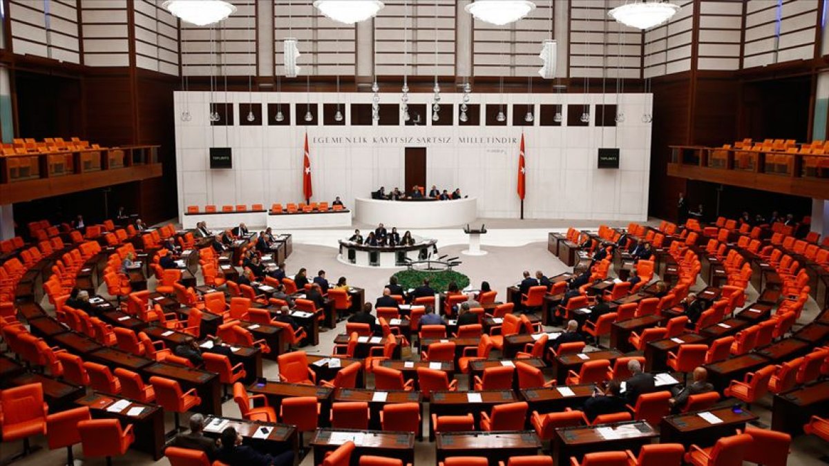 Meclis'te acil toplantı: Meslek örgütlerinin seçimi tartışılacak