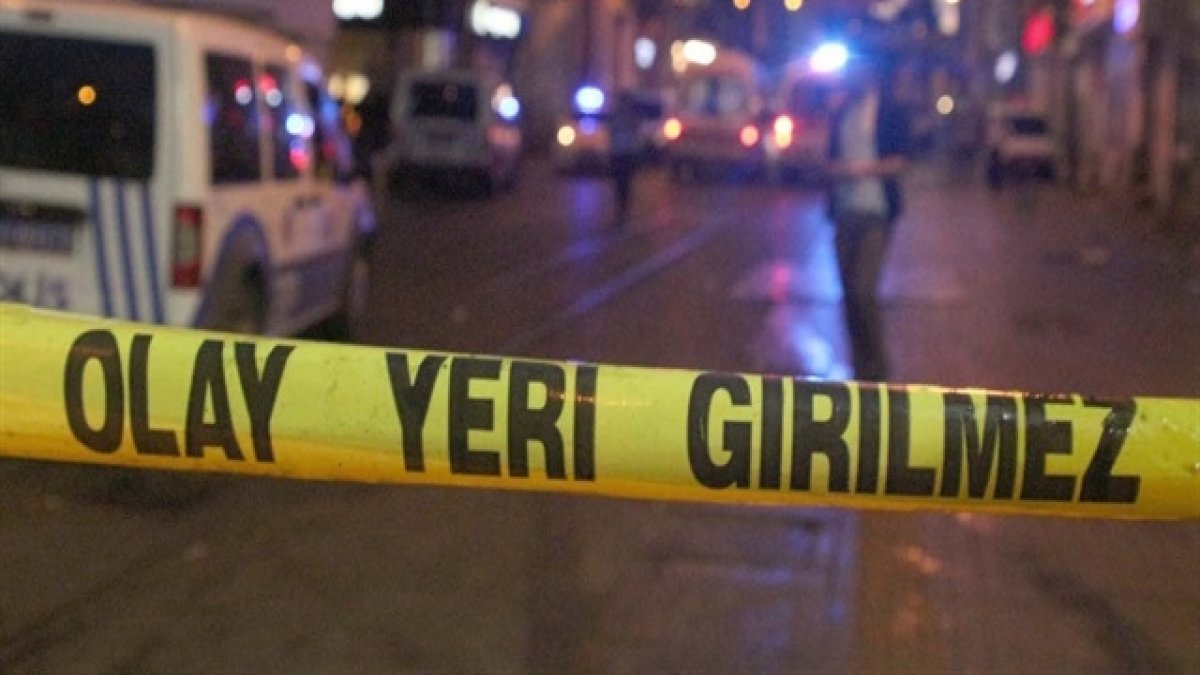 İzmir'de saldırı sonucu bir kişi öldü, iki kişi yaralandı