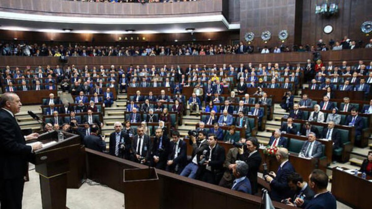 TBMM'ye ziyaretçi yasağı gelmesinin ardından AKP'den grup toplantısı açıklaması