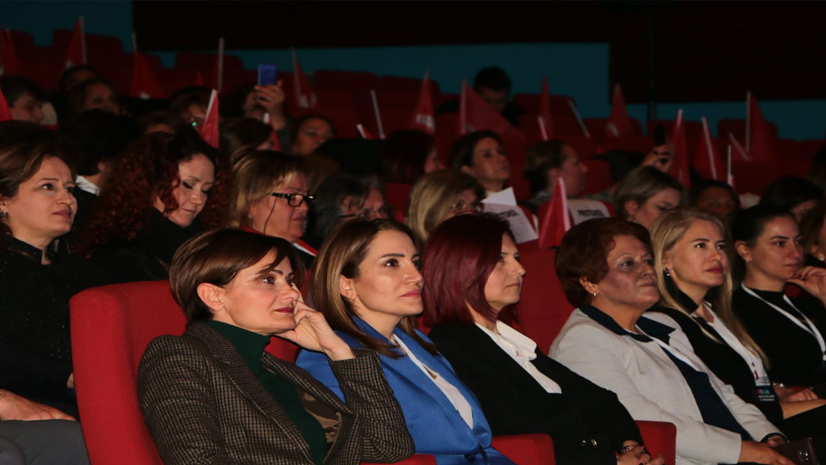 CHP Kadın Kolları toplantısı Beşiktaş'ta gerçekleşti: Sosyal medyadan tepki geldi
