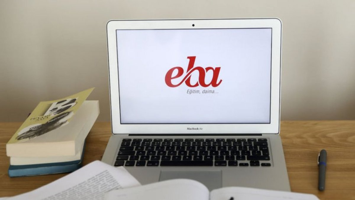 EBA TV'de bir skandal daha: "Ne açıklıyorsun, anlat geç" sözleri tepki çekti