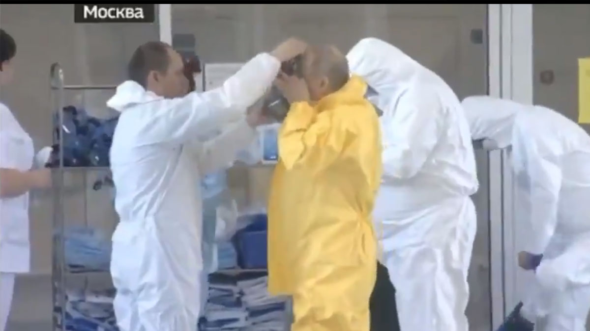 Putin, coronavirüs hastalarını ziyaret etti, koruma elbisesi giyerken görüntülendi