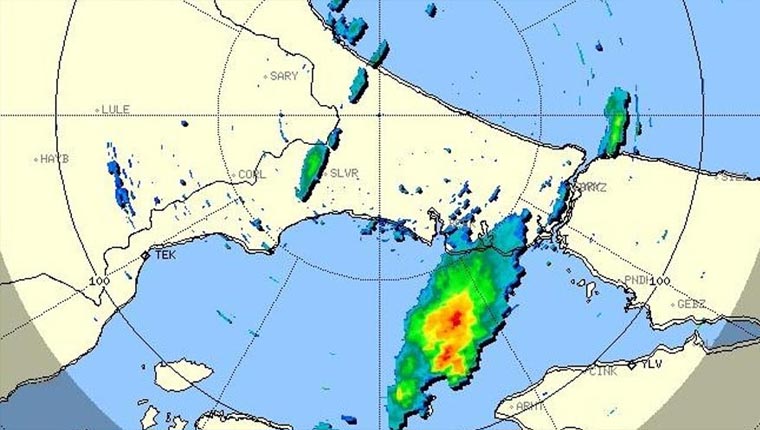 Meteoroloji uyarmıştı: İstanbul'da yağmur başladı!