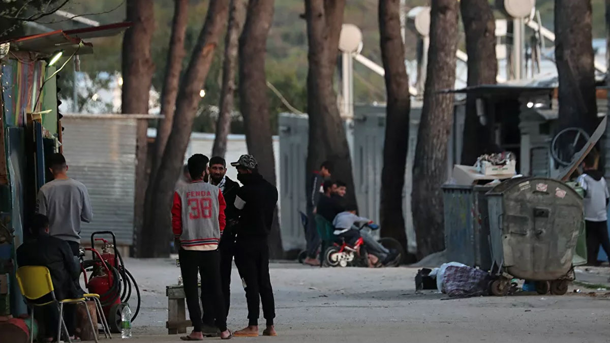 Yunanistan sığınmacıların coronavirüs testi pozitif çıkınca kampı karantinaya aldı