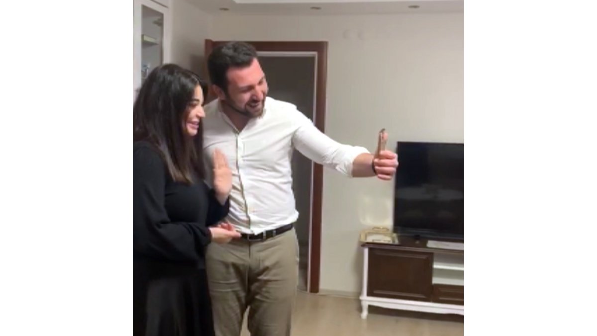 Coronavirüs nedeniyle canlı bağlantılı isteme töreni yaptılar