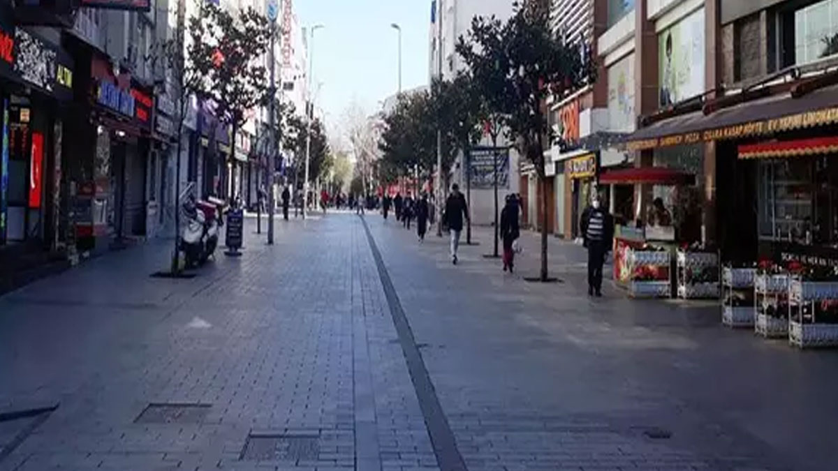 İstanbul'da bir meydan ve bir cadde kapatıldı