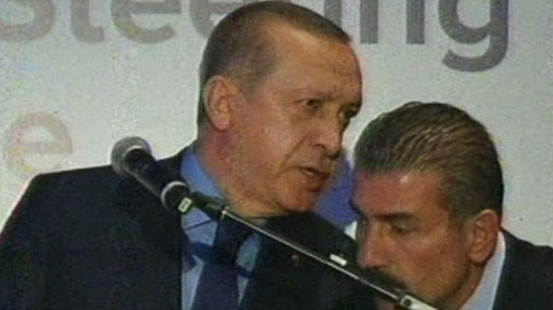 Cumhurbaşkanı Erdoğan ABD'de konuştuğu salonda iki defa protesto edildi! Salon karıştı!