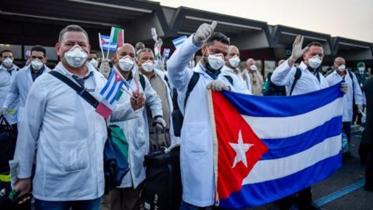 İtalyan yetkililer davet etti: Küba, İtalya'ya ikinci sağlık ekibini gönderiyor