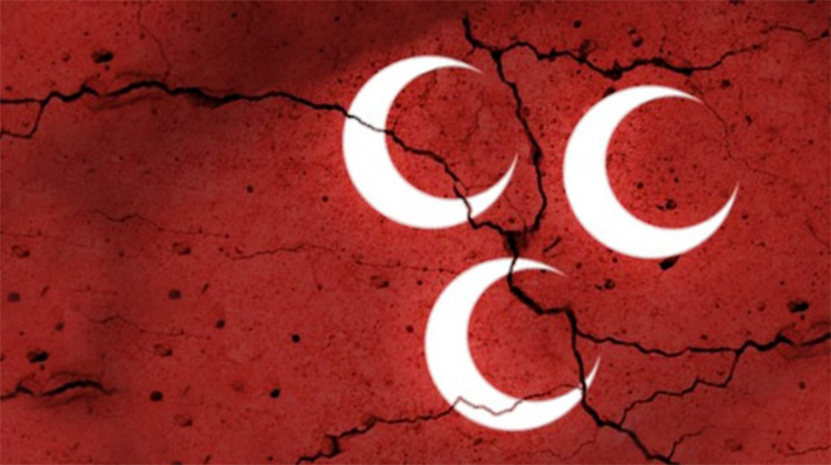 Balıkesir-Savaştepe'de MHP ilçe teşkilatından 69 kişi istifa etti