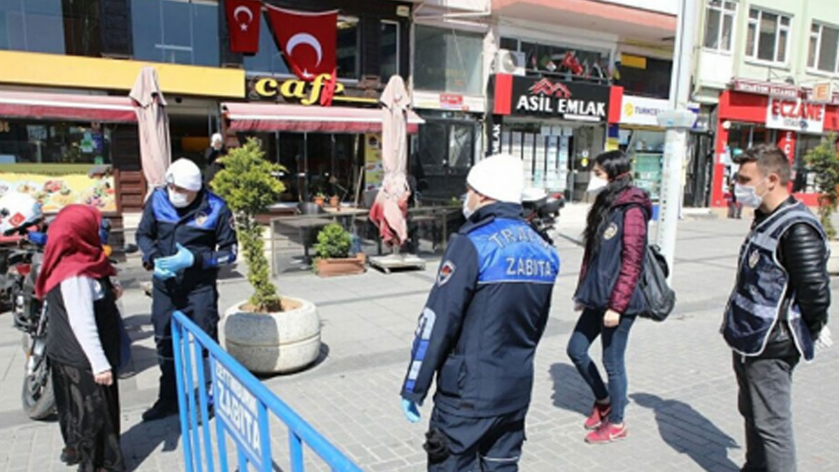 Zeytinburnu'nun en işlek caddesi yaya trafiğine kapatıldı