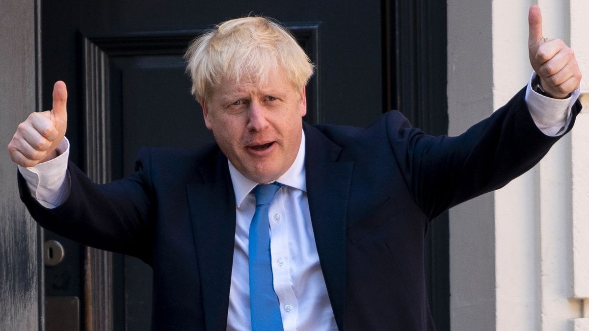 Boris Johnson görevine döndü