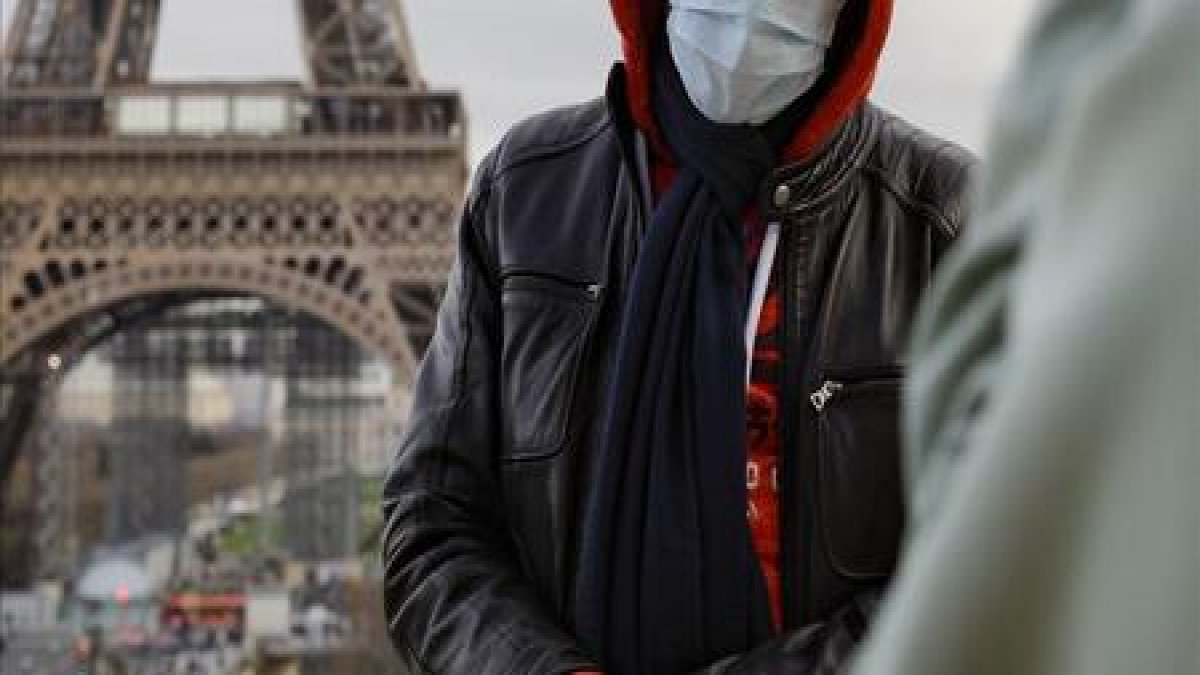 Fransa'da salgını kötü yönettikleri gerekçesiyle eski başbakan ve sağlık bakanına soruşturma