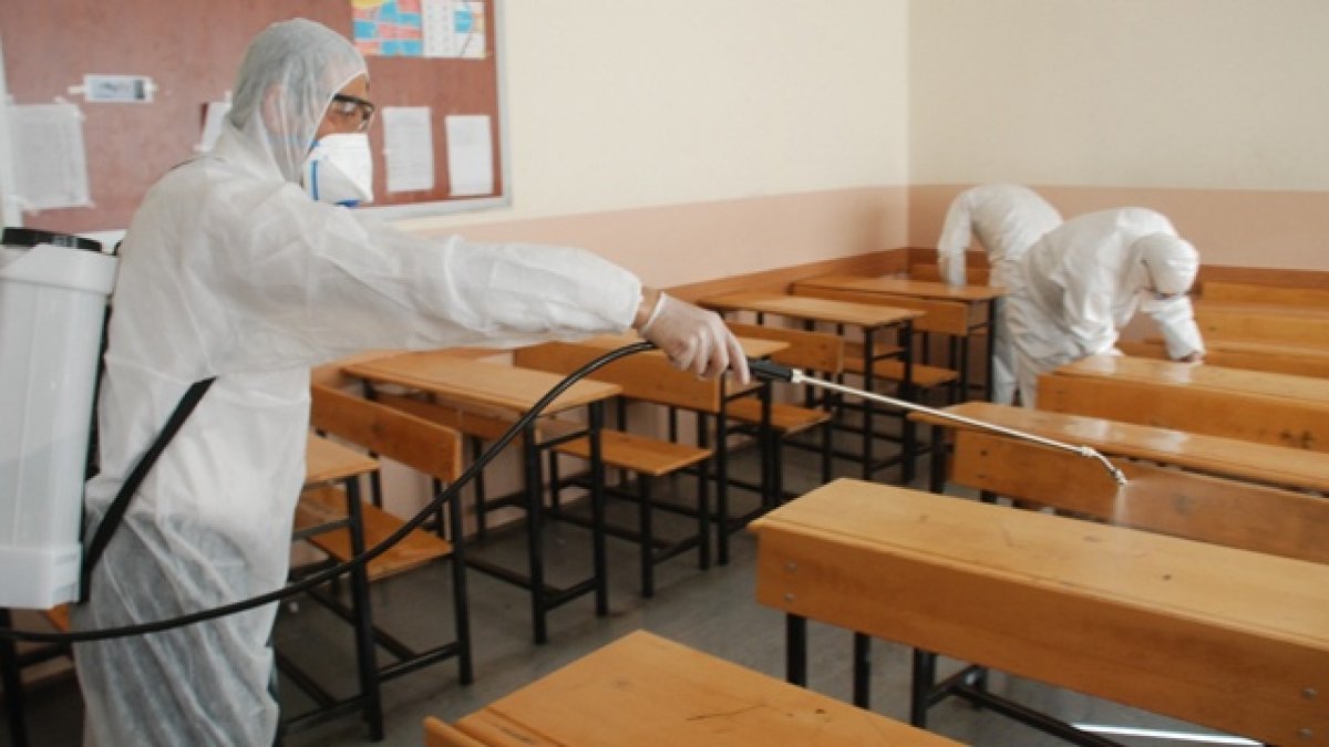 CHP'li Kaya: MEB, okullara IBAN gönderip dezenfektan parası istedi