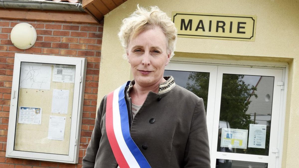 Fransa'da ilk trans belediye başkanı