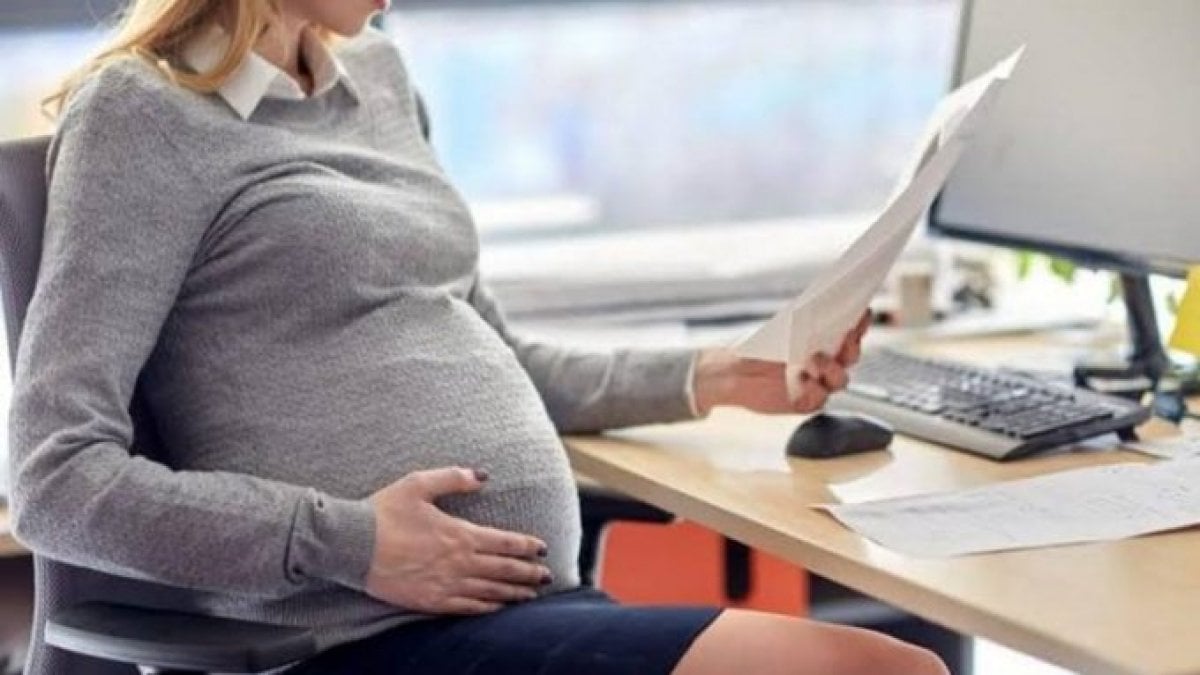 Kamu kurumlarında çalışan hamile personel için idari izin düzenlemesi