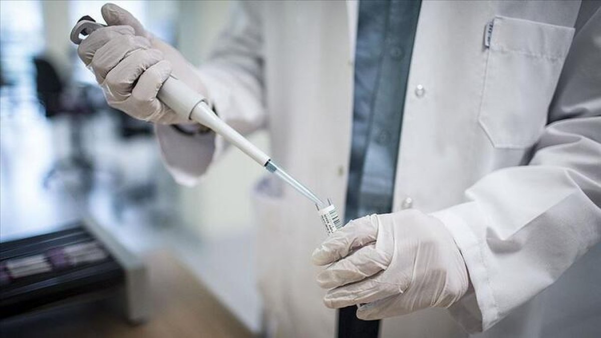 Bilim Kurulu üyesinden aşı açıklaması: Uygulanabilir hale gelmesi yüzde 5 olasılık