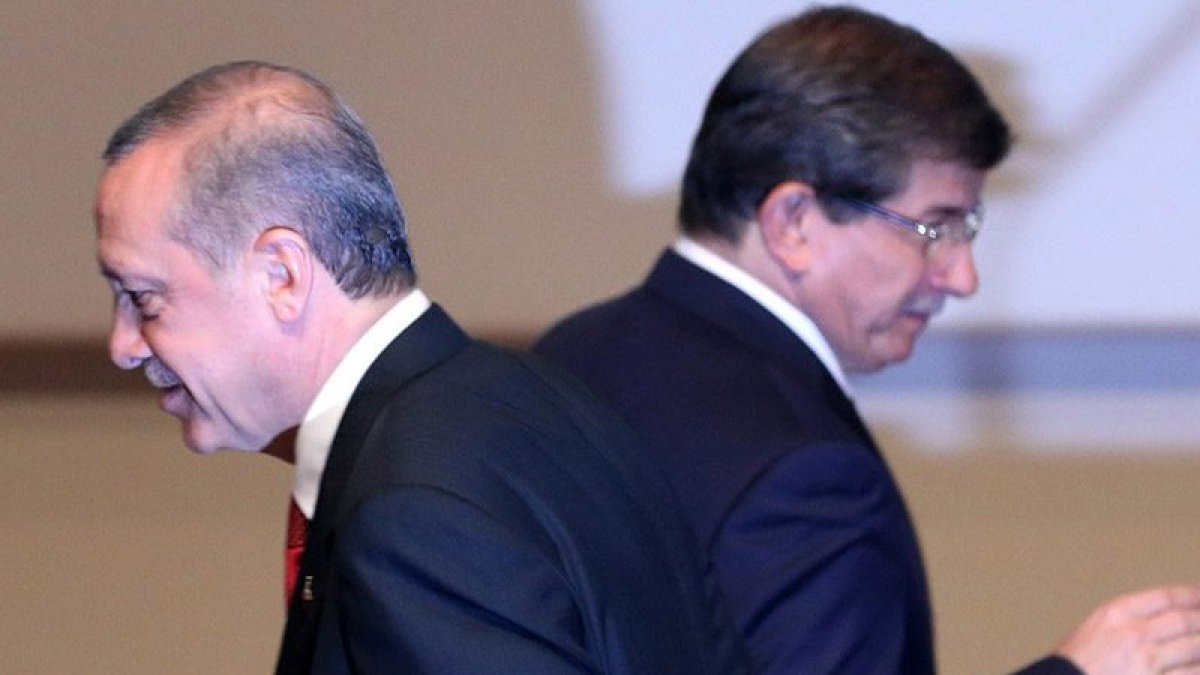 Davutoğlu: Erdoğan'ı birileri yine aldatıyor