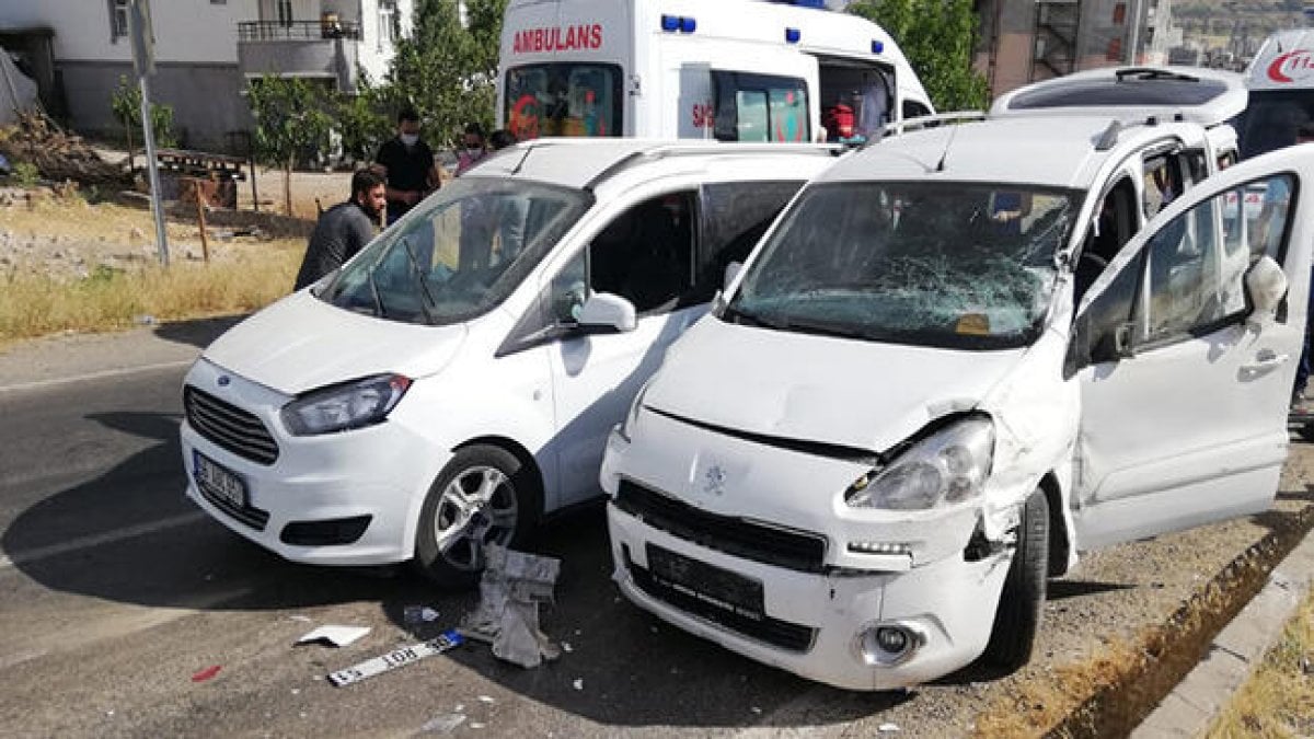 HDP konvoyunda kaza: 6 yaralı