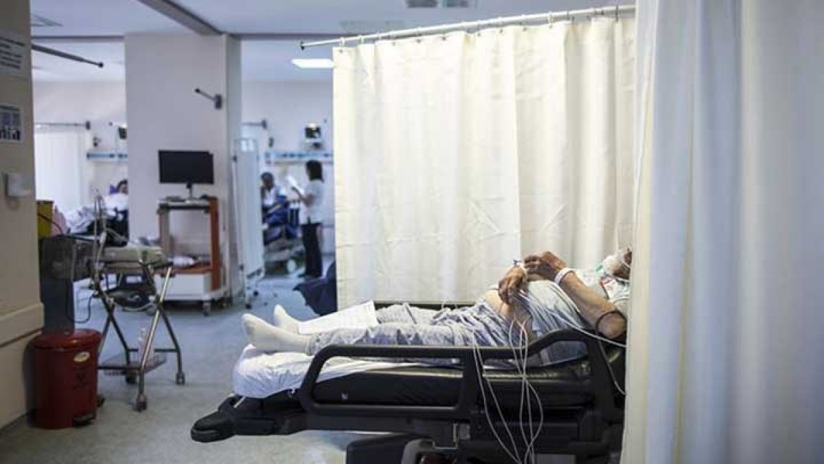 Pandemi hastanesinde 150 sağlık çalışanı virüse yakalandı